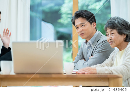 シニア夫婦 保険 介護 相続 資産運用 94486406
