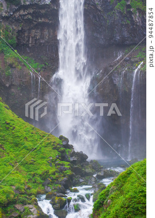 日本三名爆・華厳の滝 94487854