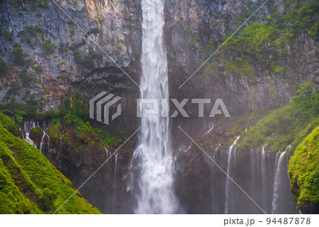 日本三名爆・華厳の滝 94487878