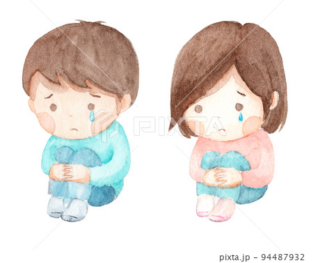 ひざをかかえて泣く子供の水彩イラスト　アナログ手描き　背景透過 94487932
