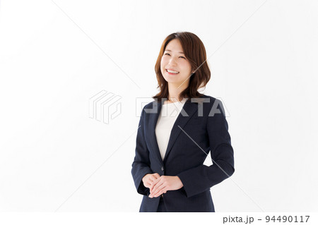 スーツ姿の女性 スーツ姿の女性 94490117