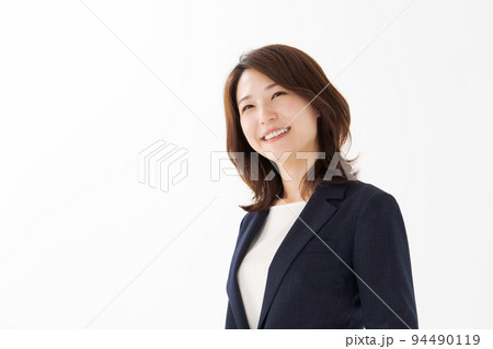 スーツ姿の女性 スーツ姿の女性 94490119