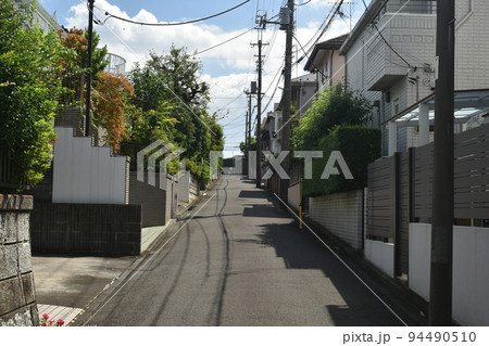 初秋の横浜市北部の住宅街 94490510