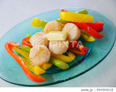 ホタテ貝柱とパプリカのバター焼き【1】 94494018