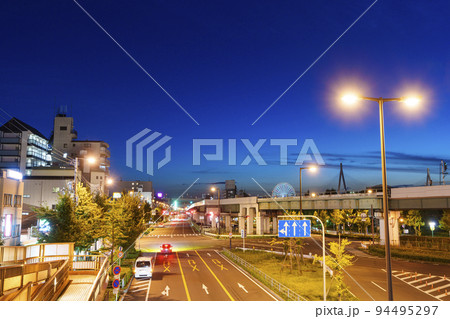 朝汐橋歩道橋から見る夜の街並み【大阪市港区朝潮橋駅前】 94495297