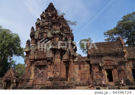 アンコール遺跡 バンテアイスレイの中央祠堂 94496726