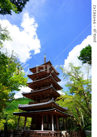 海住山寺・夏の終わり秋雲の爽やかな国宝五重塔 94498142