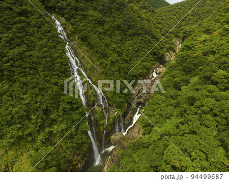 タンギョの滝 (奄美大島 / 九州2位の落差) 94499687