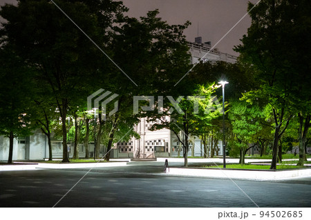 夜の早稲田大学理工学部　西早稲田キャンパス 94502685