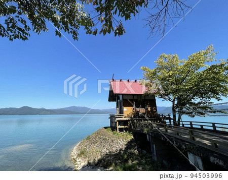 田沢湖にある浮木神社 田沢湖にある浮木神社 94503996