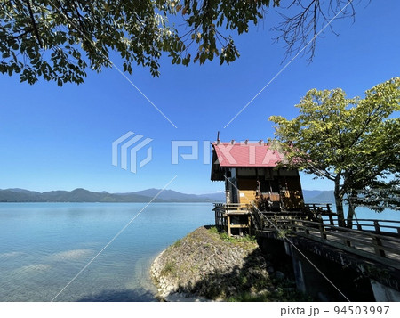 田沢湖にある浮木神社 94503997