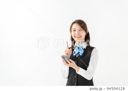 ビジネス　スマートフォン　女性　制服 94504128