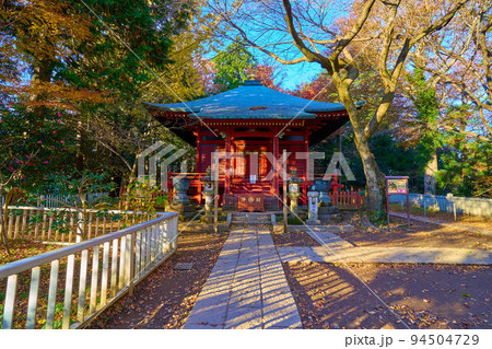 東京 八王子市 秋の高尾山薬王院 奥之院 不動堂 94504729