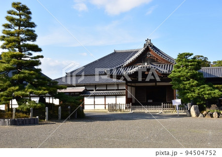 滋賀県長浜市　長浜別院大通寺（あせび寺）境内と大広間玄関 94504752