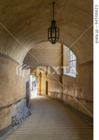 Public passage through castle in Cesky Krumlov Public passage through castle in Cesky Krumlov 94506623