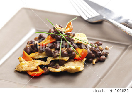 nachos with red beans and red peppers nachos with red beans and red peppers 94506629