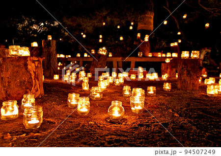 【東京】秋の小金井　キャンドルの灯りが幻想的な夜の江戸東京たてもの園 94507249