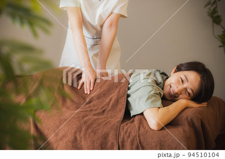 整体　マッサージ　リラクゼーション 94510104