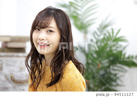 女性ポートレート 94511127