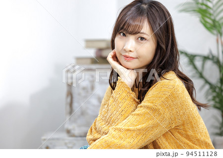 女性ポートレート 94511128