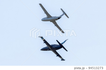 Training aircraft Aero L-39 Albatros and Aero L-29 Delfin perform a training flight at the Oreshkovo airfield. Training aircraft Aero L-39 Albatros and Aero L-29 Delfin perform a training flight at the Oreshkovo airfield. 94513273