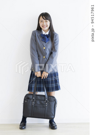 制服の女子学生 高校生 中学生 94517961