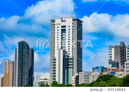 東京　千代田区区の都市風景　法政大学 市ケ谷キャンパス （ボアソナード・タワー） 94518681