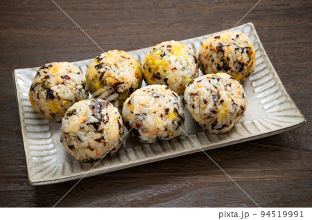 韓国風おにぎり、チュモッパ 94519991