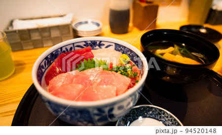 焼津さかなセンターで食べた海鮮丼 焼津さかなセンターで食べた海鮮丼 94520148