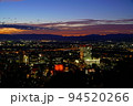 金華山ドライブウェイ展望台から見る秋の岐阜の夜景 94520266