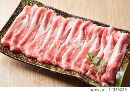 黒豚肩ロースうす切り しゃぶしゃぶ用 150g 黒豚肩ロースうす切り しゃぶしゃぶ用 150g 94520299
