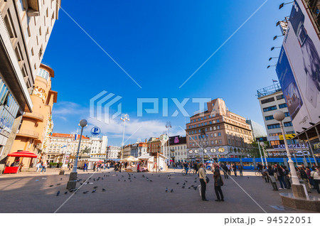 クロアチア イェラチッチ広場 ※一部ソフトフォーカス クロアチア イェラチッチ広場 ※一部ソフトフォーカス 94522051