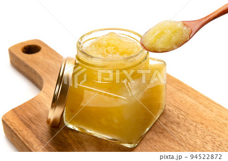 手作りの林檎ジャム 手作りの林檎ジャム 94522872