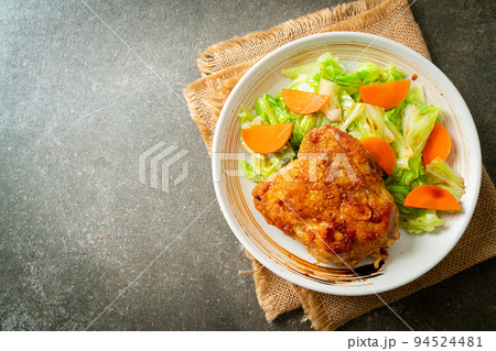 teppanyaki chicken steak with cabbage and carrot 94524481