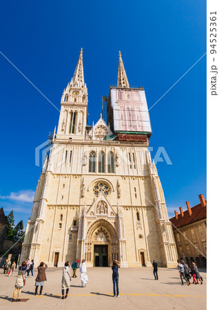 クロアチア ザグレブ大聖堂 ※一部ソフトフォーカス クロアチア ザグレブ大聖堂 ※一部ソフトフォーカス 94525361