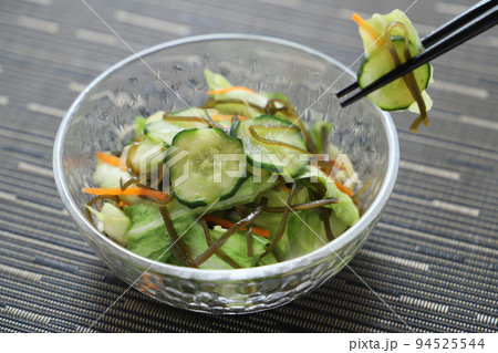 塩昆布と野菜の一夜漬け 94525544