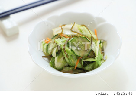 塩昆布と野菜の一夜漬け 塩昆布と野菜の一夜漬け 94525549