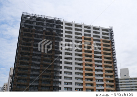 マンション　大規模修繕　足場　外壁工事　集合住宅 94526359