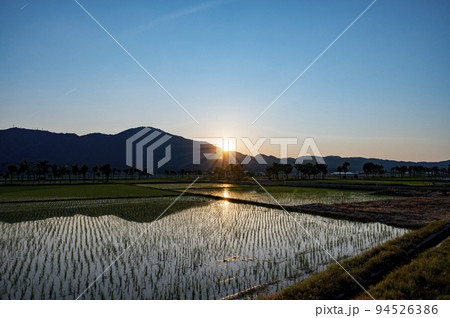 新潟の夕景 94526386