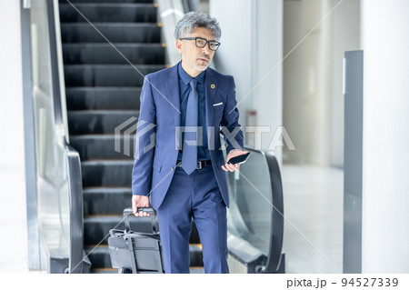 ビジネス　男性 94527339