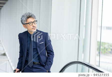 ビジネス　男性 94527355