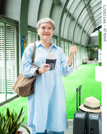 白髪 白髭 白い毛 94528971