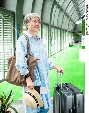 白髪 白髭 白い毛 94528986