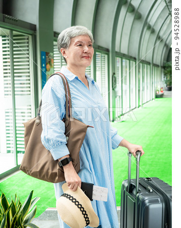 白髪 白髭 白い毛 94528988