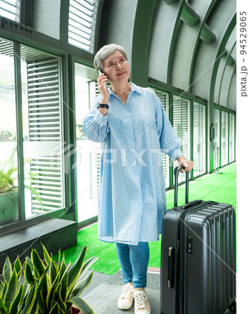 白髪 白髭 白い毛 94529065