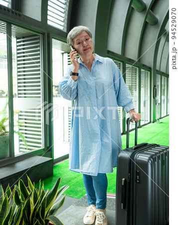 白髪 白髭 白い毛 94529070