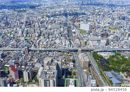 あべのハルカス展望台から見た大阪の都市風景　 94529450