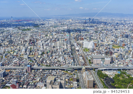 あべのハルカス展望台から見た大阪の都市風景 94529453