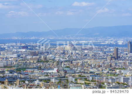 あべのハルカス展望台から見た大阪の都市風景 94529470