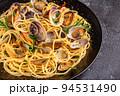 Seafood pasta with clams Spaghetti alle Vongole 94531490
